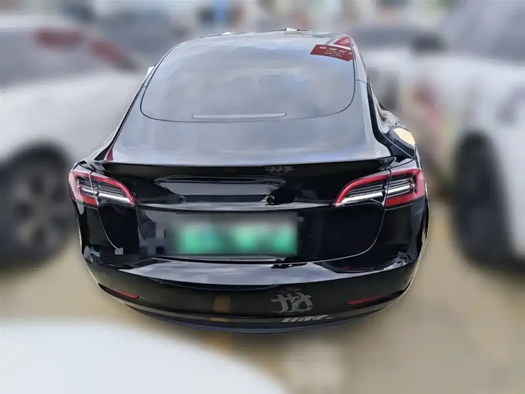 Tesla Model 3 — фото 5