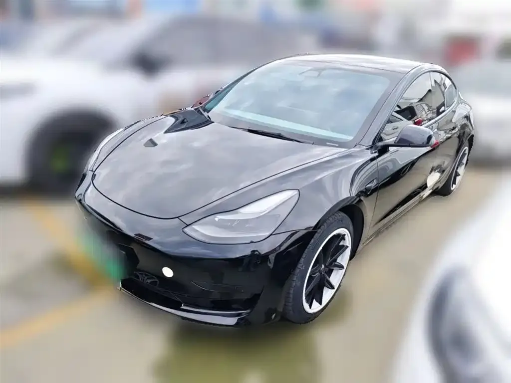 Tesla Model 3 — фото 4