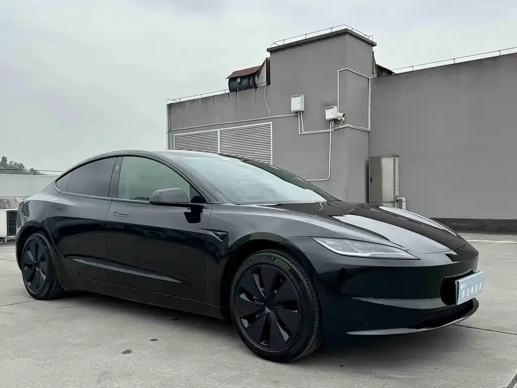 Tesla Model 3 — фото 3