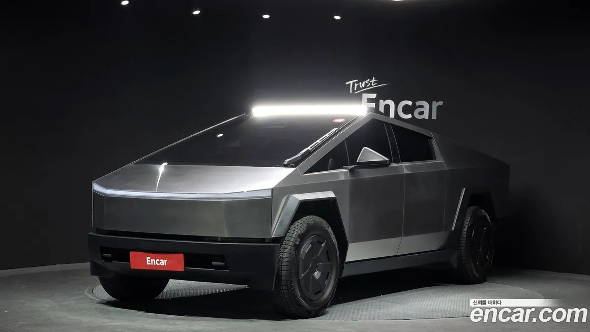 Tesla Cybertruck — фото 1
