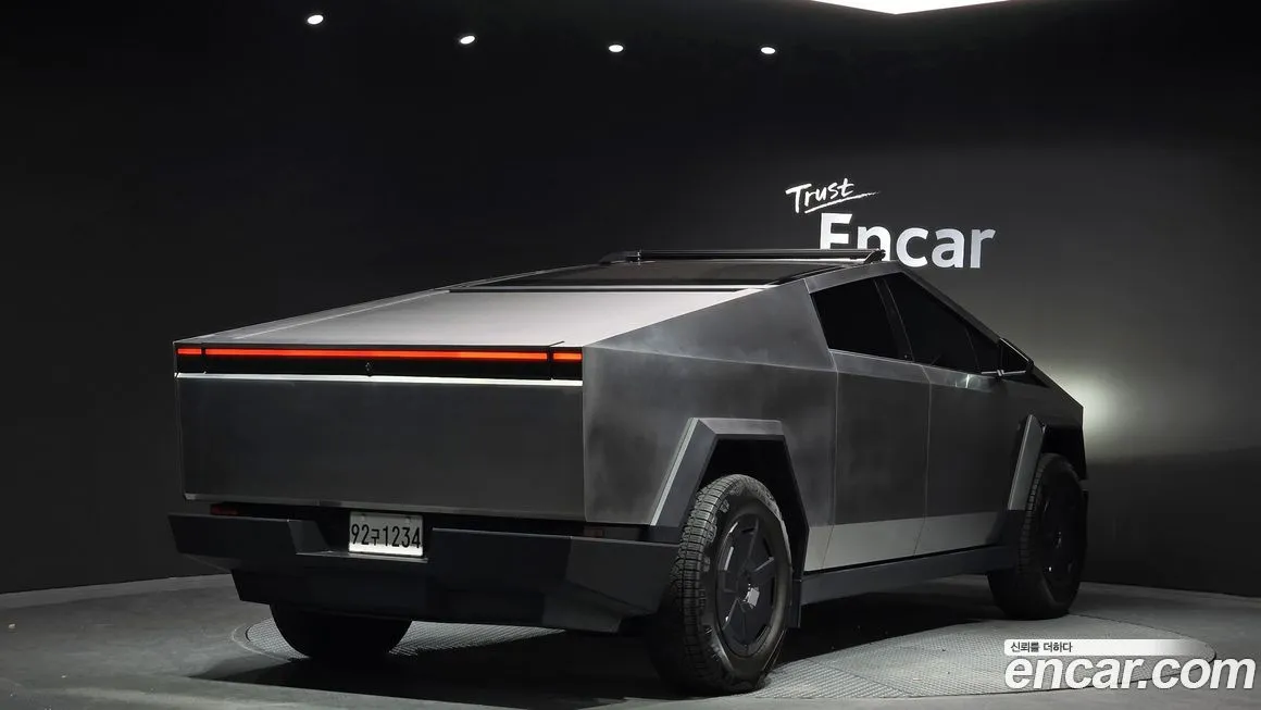 Tesla Cybertruck — фото 9