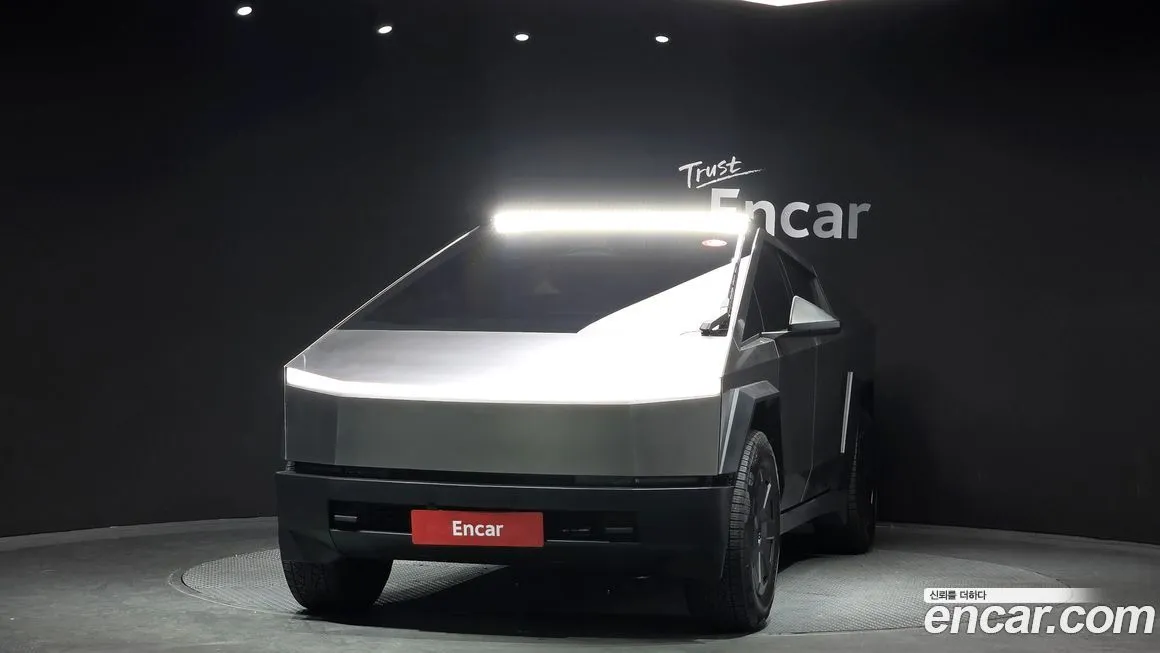 Tesla Cybertruck — фото 10