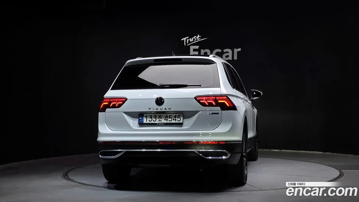 Volkswagen Tiguan — фото 4