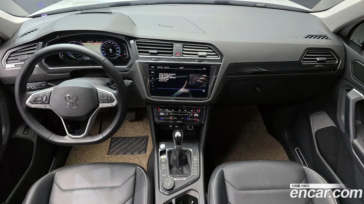 Volkswagen Tiguan — фото 10
