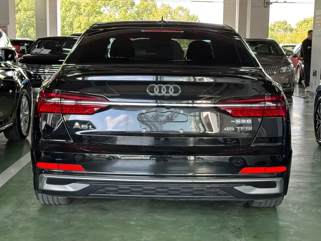Audi A6L — фото 8