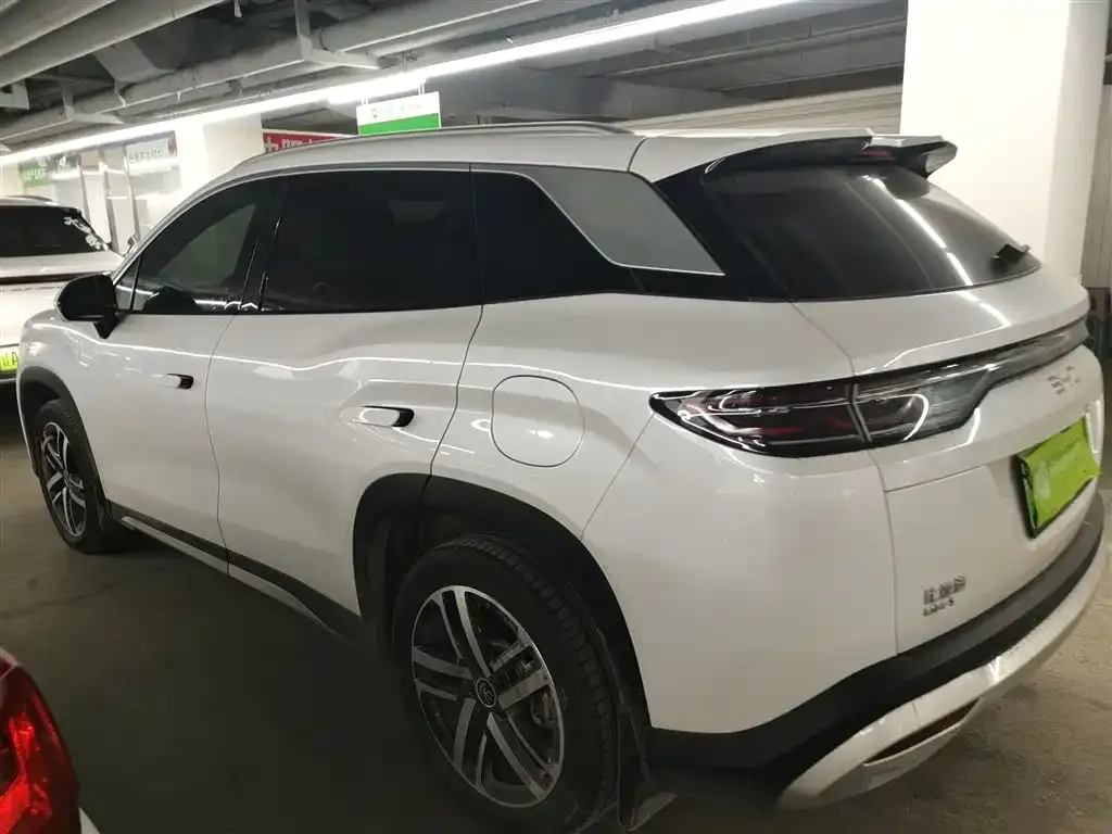 BYD L DM-i — фото 6