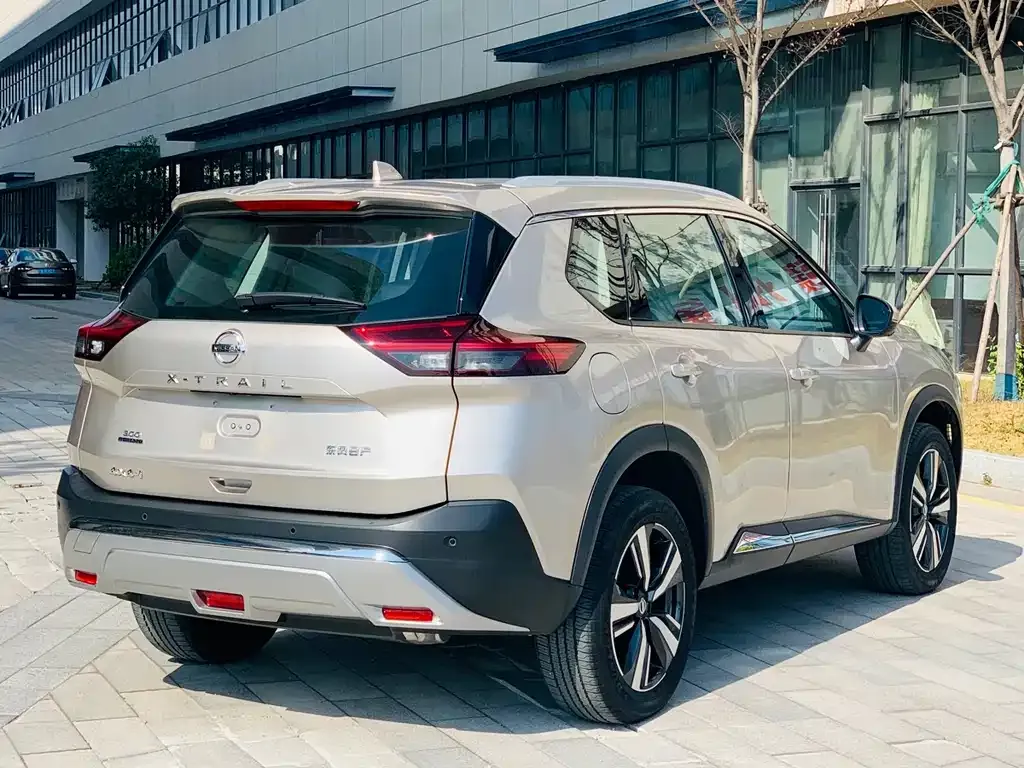 Nissan X-Trail — фото 4
