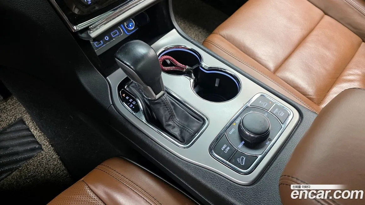 Jeep Cherokee — фото 10