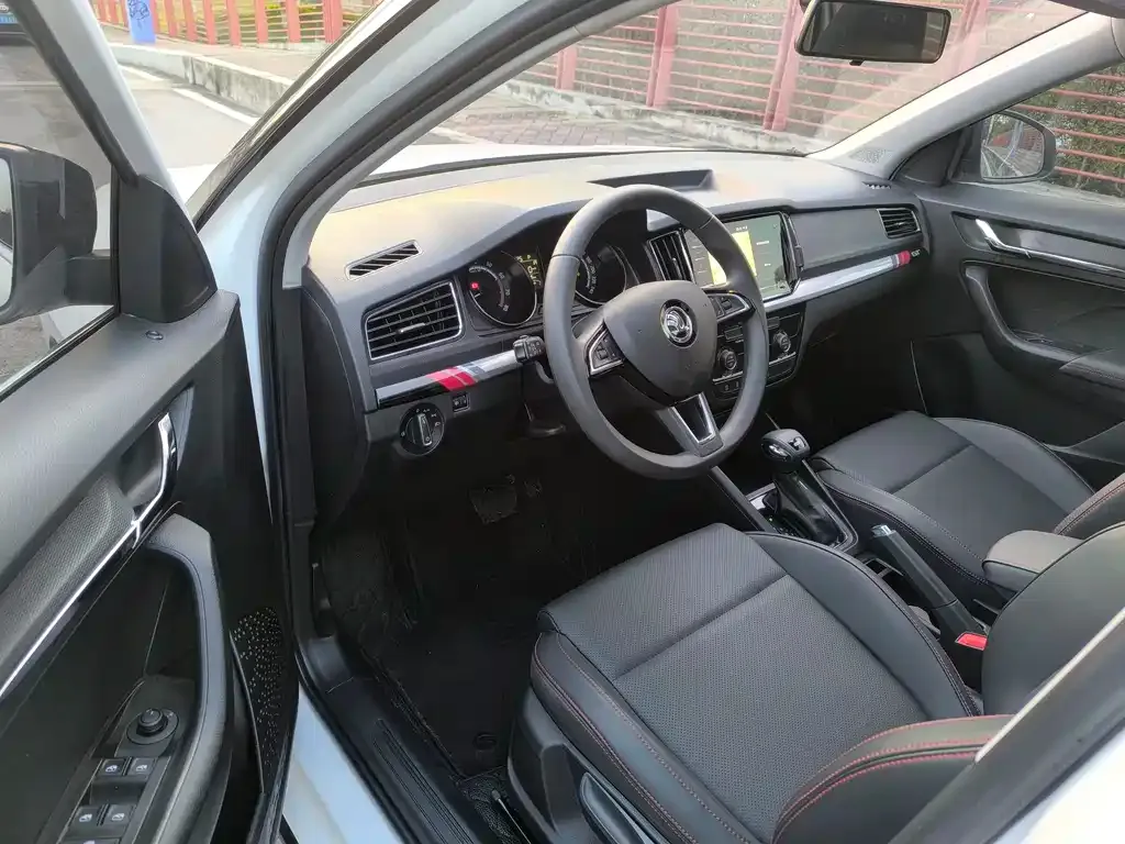 Skoda Kamiq — фото 2