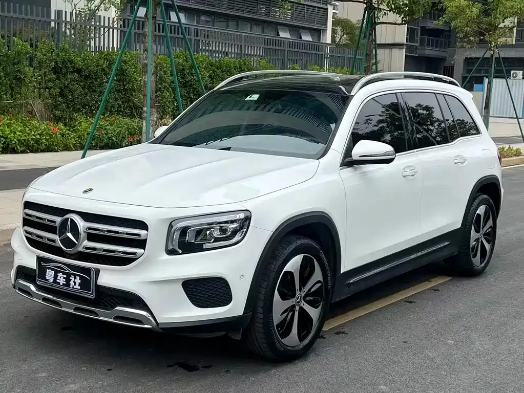 Mercedes-Benz GLB — фото 1