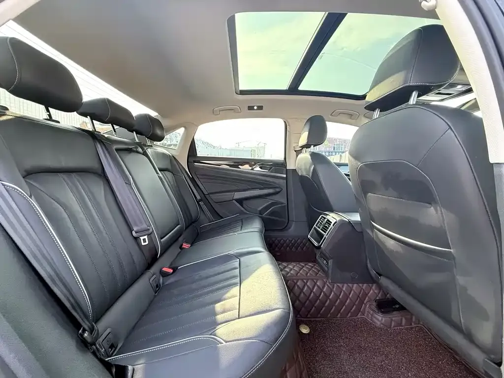 Volkswagen Passat — фото 6