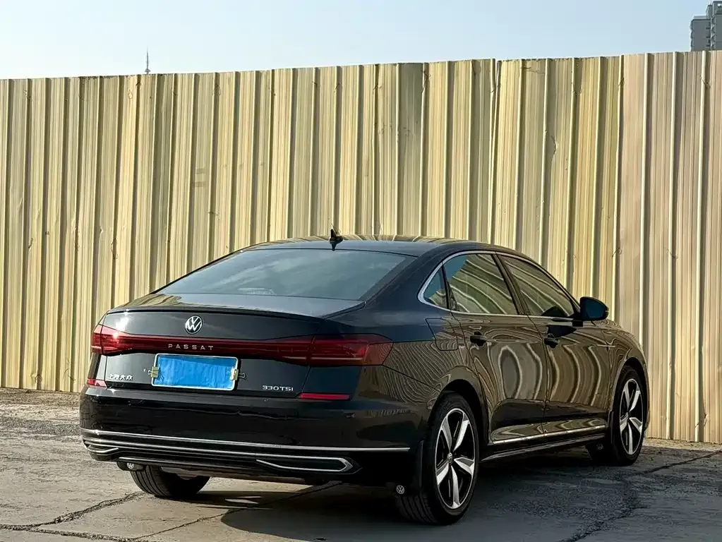 Volkswagen Passat — фото 7