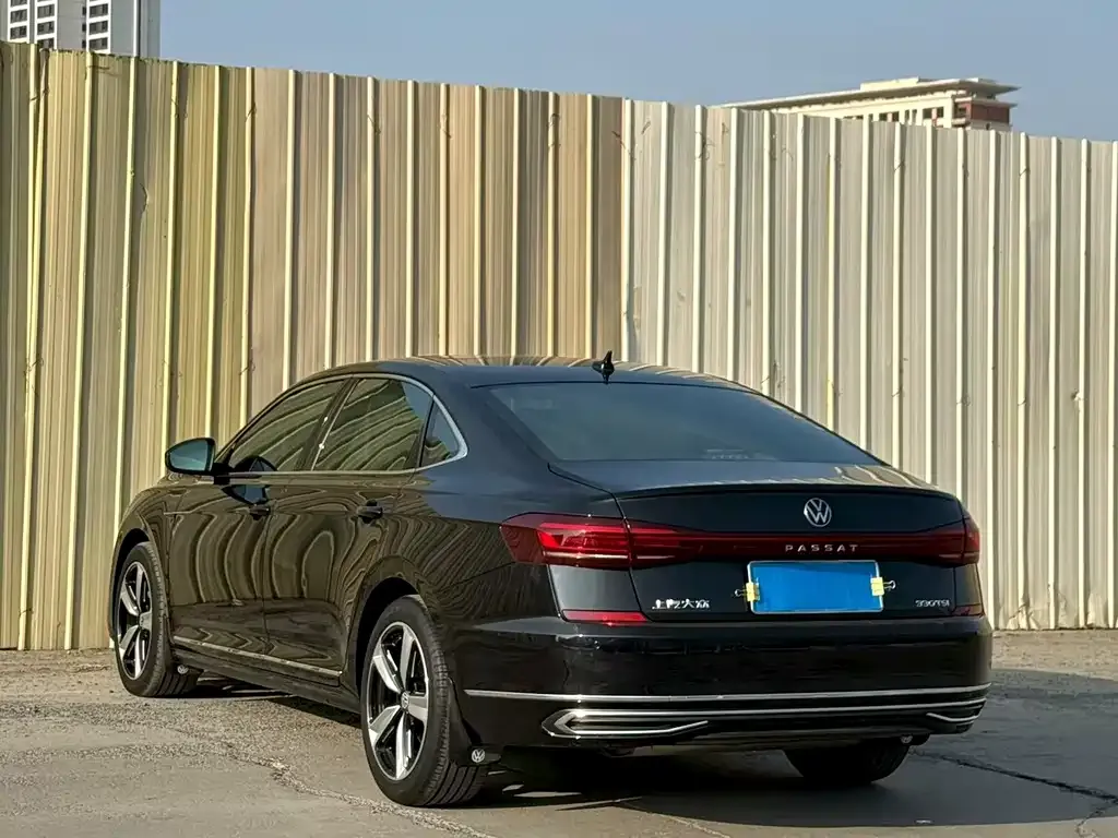 Volkswagen Passat — фото 9