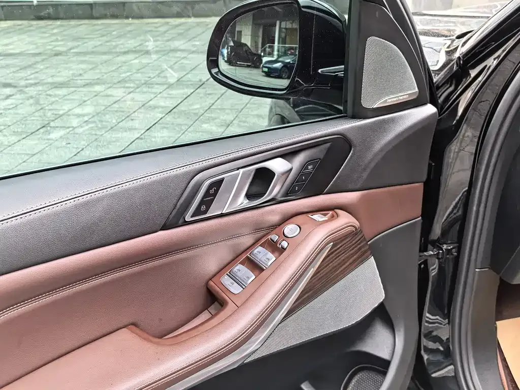 BMW X5 — фото 8
