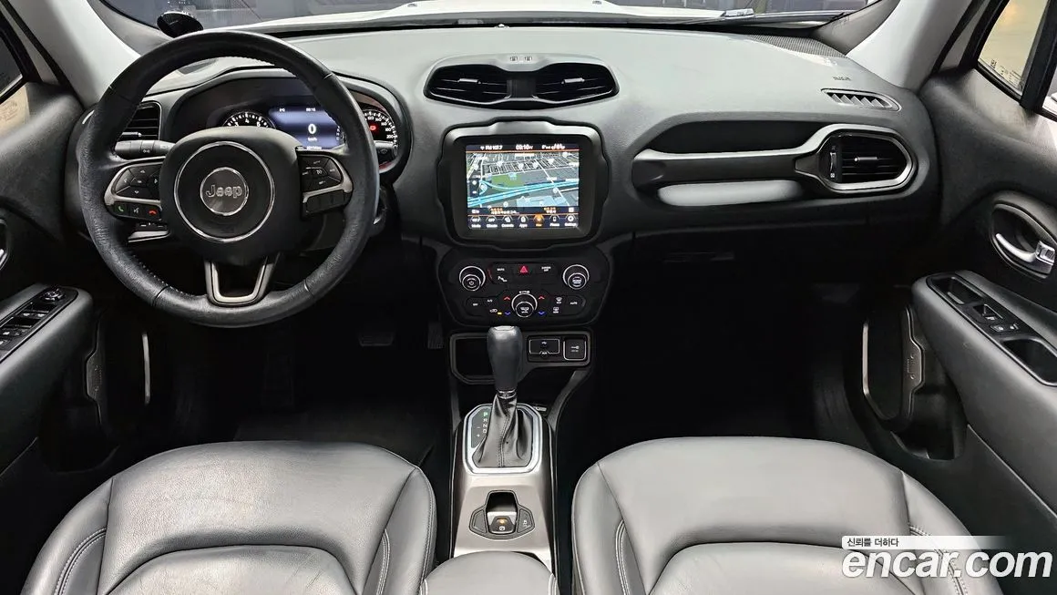 Jeep Renegade — фото 3