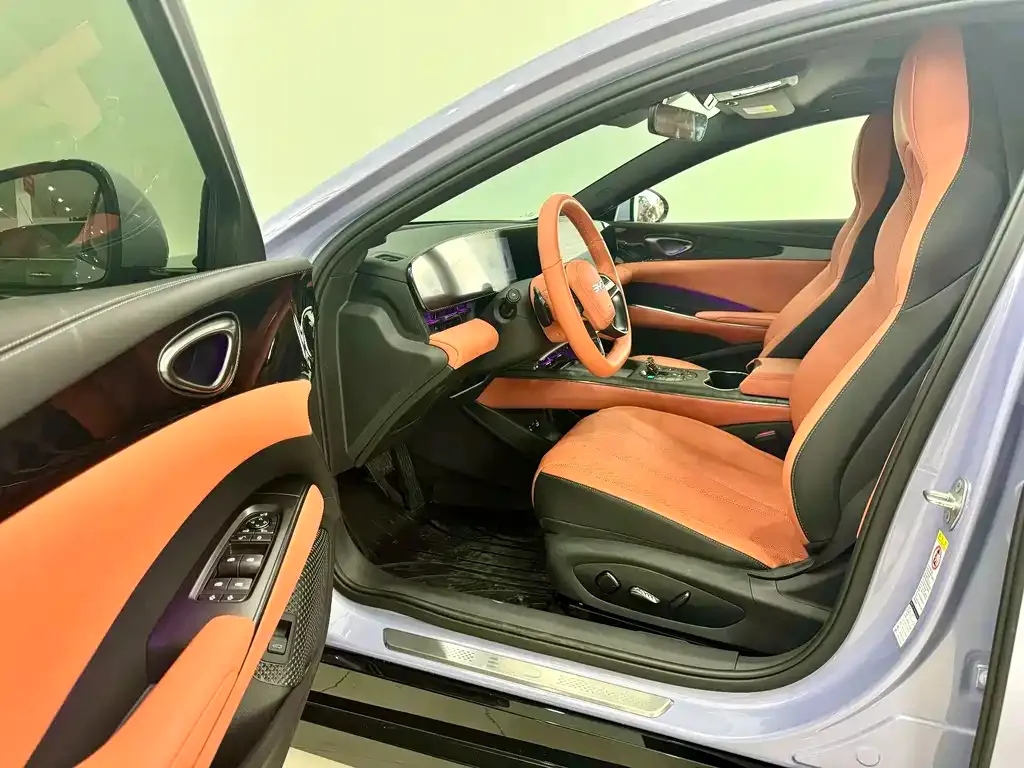 BYD Seal — фото 7