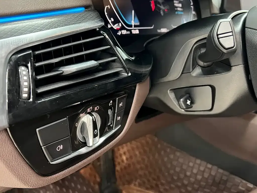 BMW 5 Series New Energy — фото 3