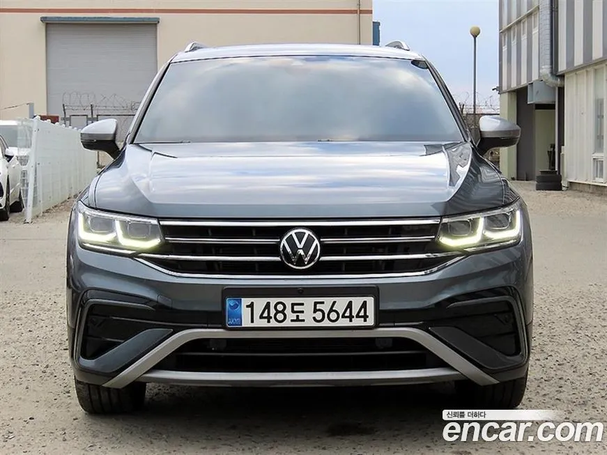 Volkswagen Tiguan — фото 1