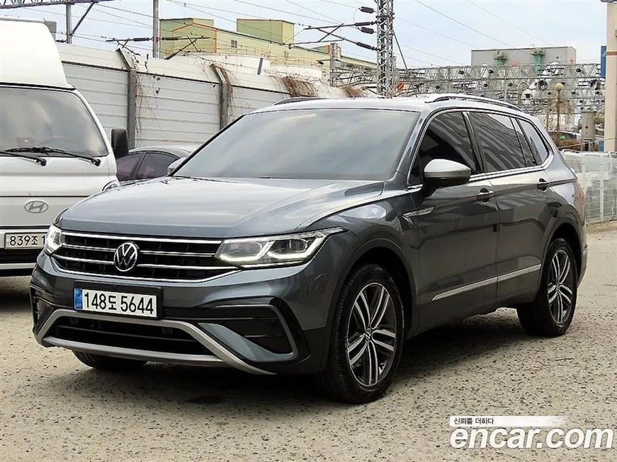 Volkswagen Tiguan — фото 8