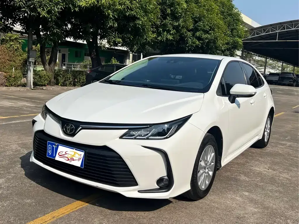 Toyota Corolla — фото 1