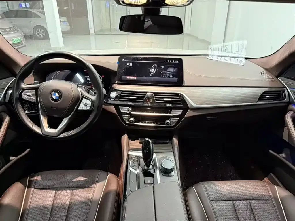 BMW 5 Series — фото 4