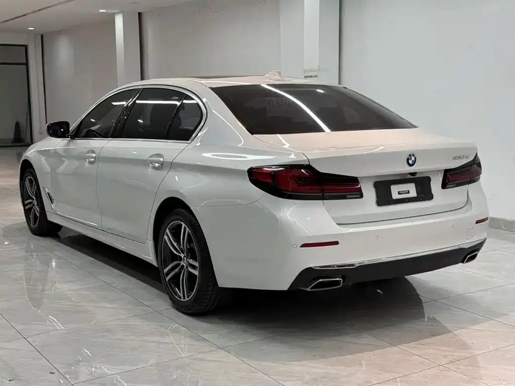 BMW 5 Series — фото 2