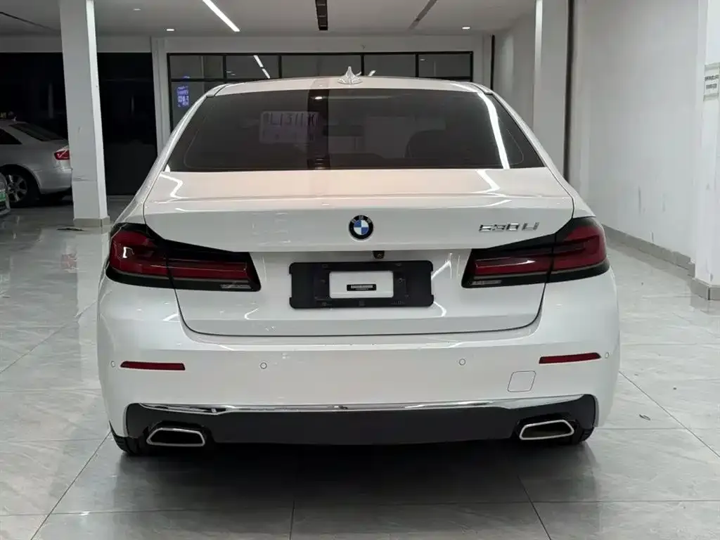 BMW 5 Series — фото 6