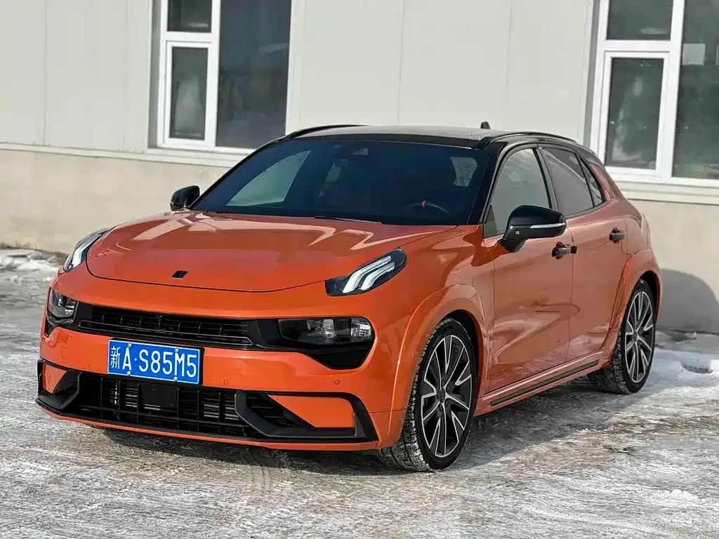 Lynk & Co 02 Hatchback — фото 1