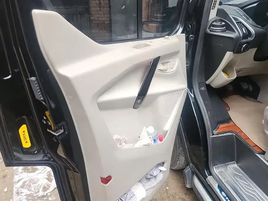 Ford Tourneo — фото 10