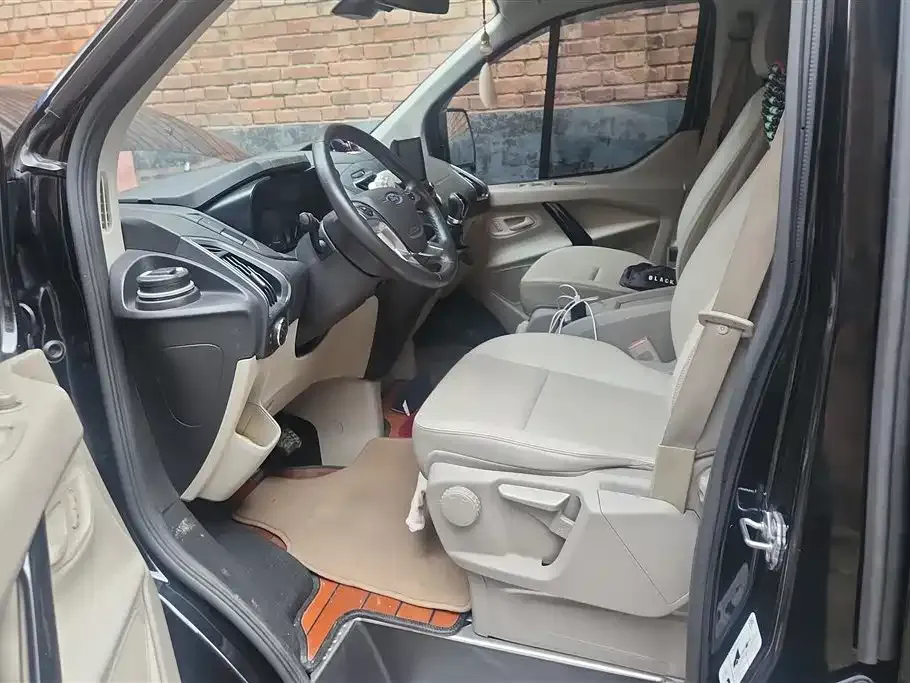 Ford Tourneo — фото 4
