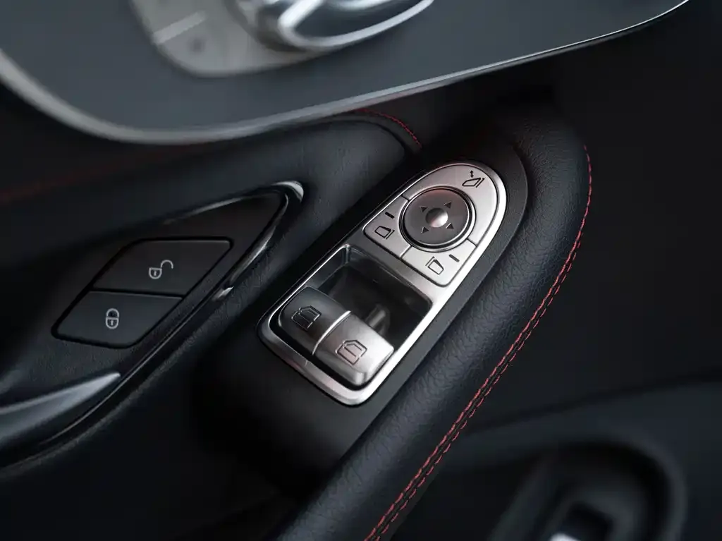 Mercedes-Benz C-Class (Import) — фото 4
