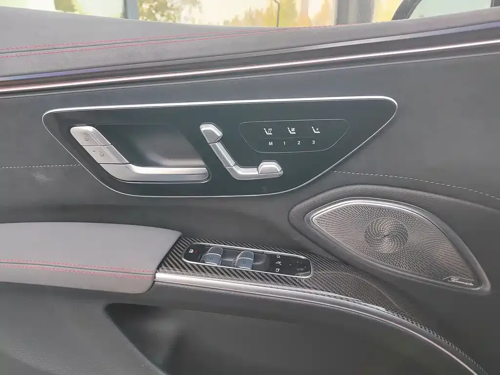 Mercedes-Benz EQS AMG — фото 2