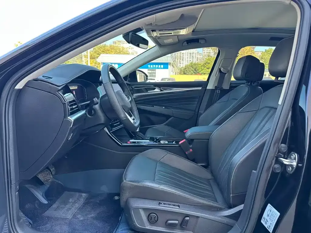 Volkswagen Passat — фото 4