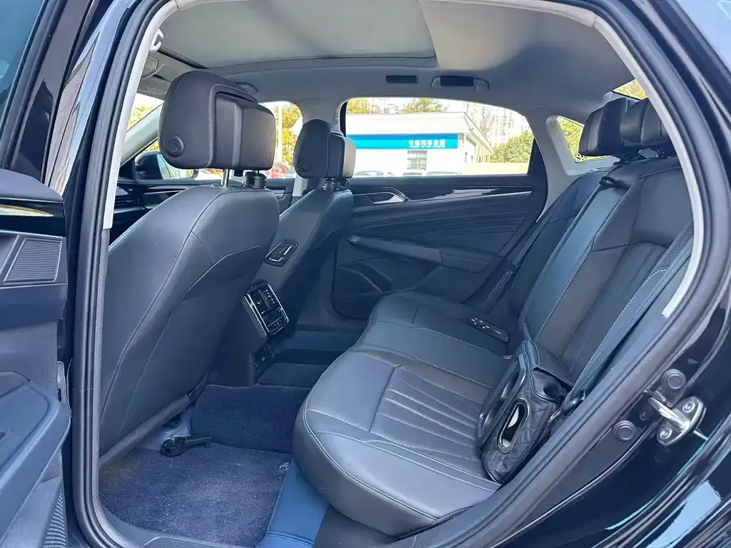 Volkswagen Passat — фото 5
