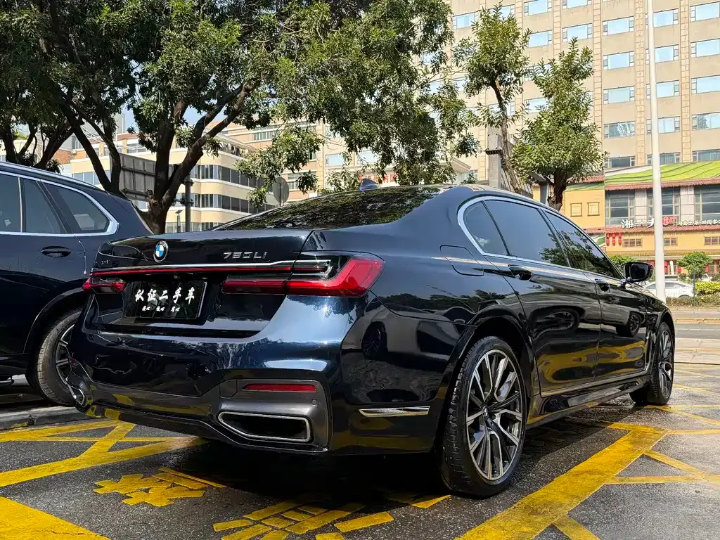 BMW 7 Series — фото 4