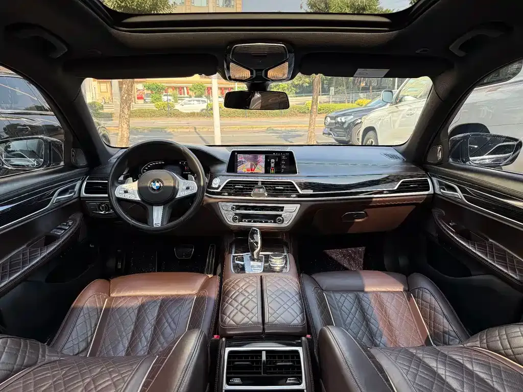 BMW 7 Series — фото 2