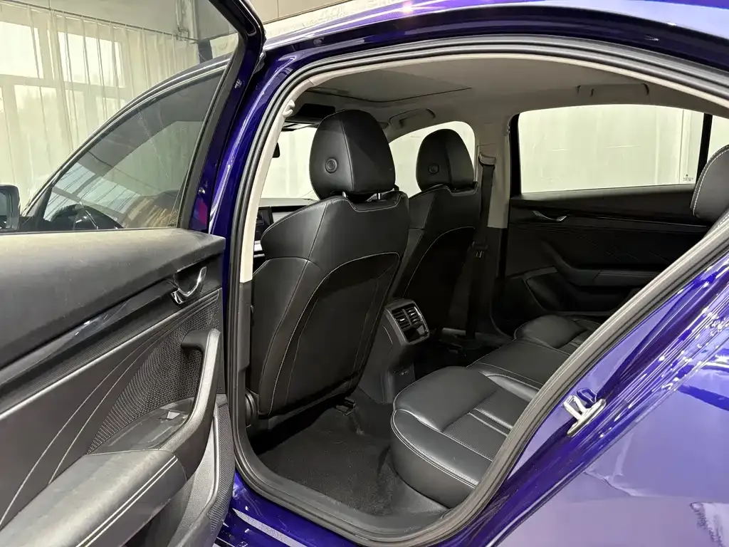 Skoda Octavia — фото 10