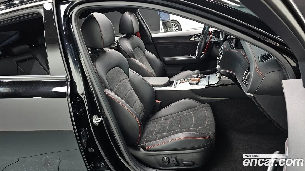 Kia Stinger — фото 10