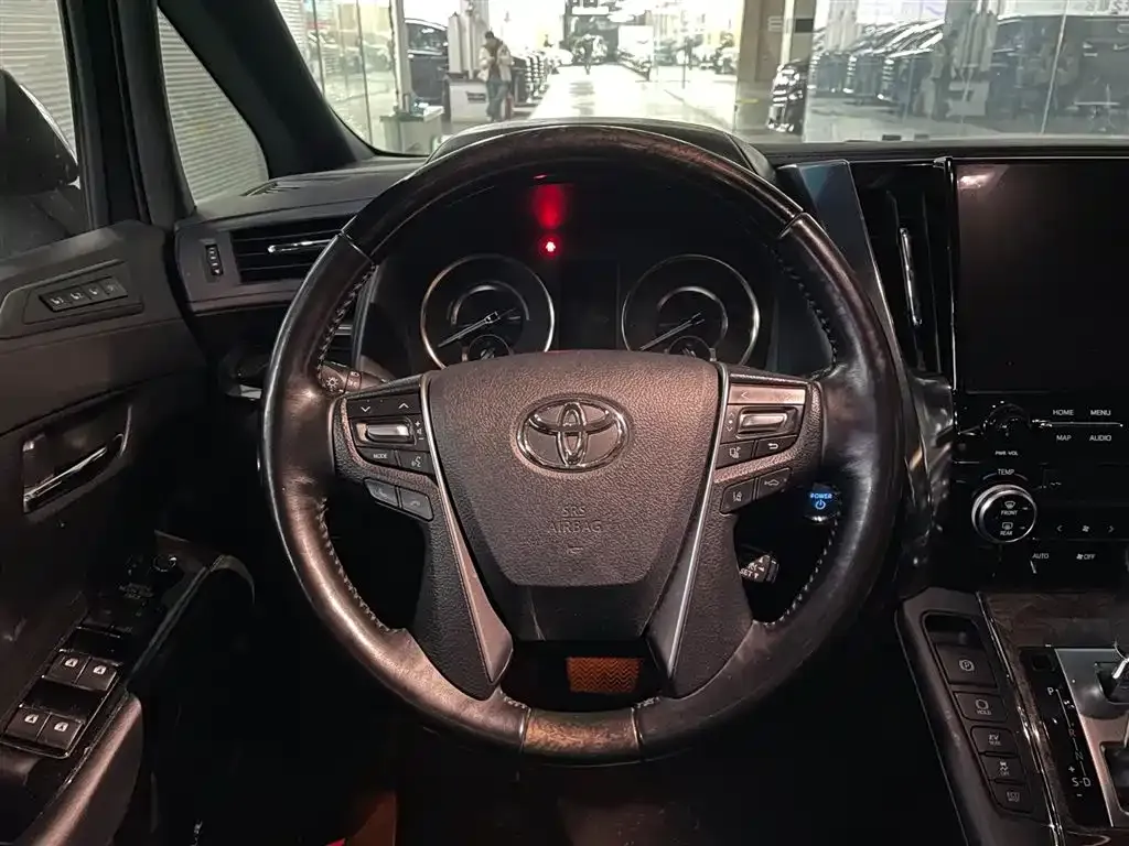 Toyota Vellfire — фото 5