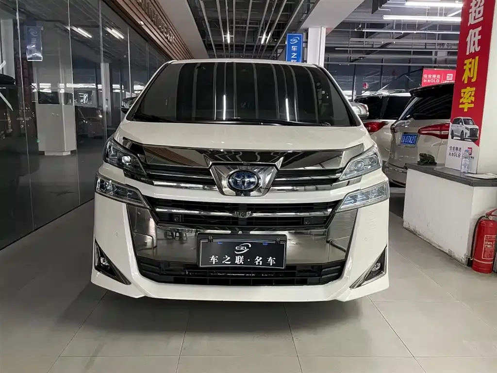 Toyota Vellfire — фото 6
