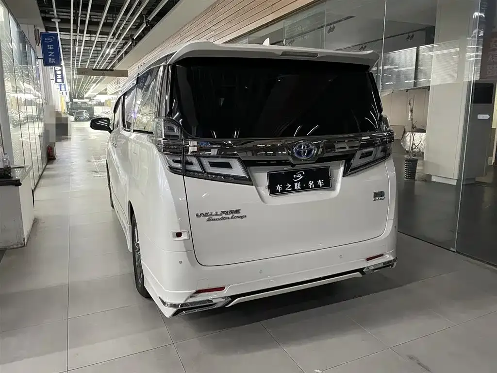 Toyota Vellfire — фото 8
