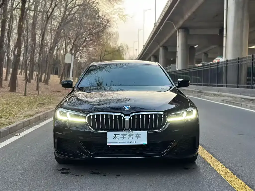 BMW 5 Series — фото 2