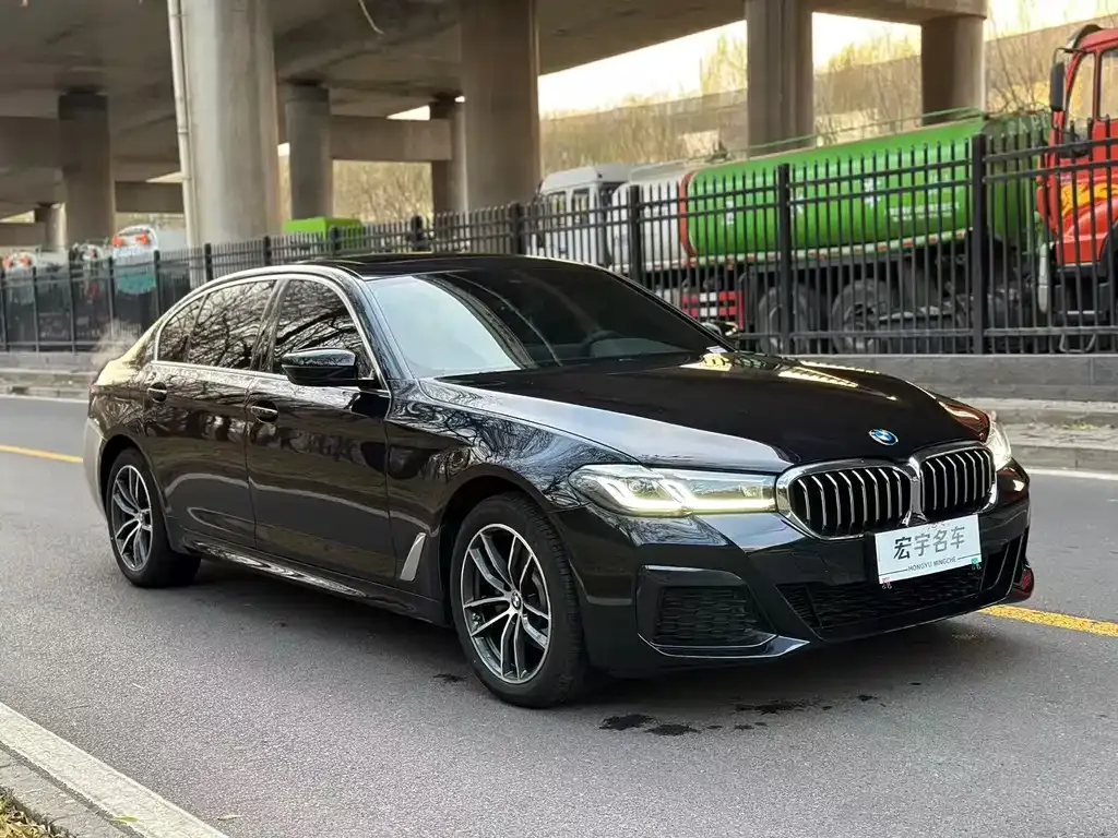 BMW 5 Series — фото 4