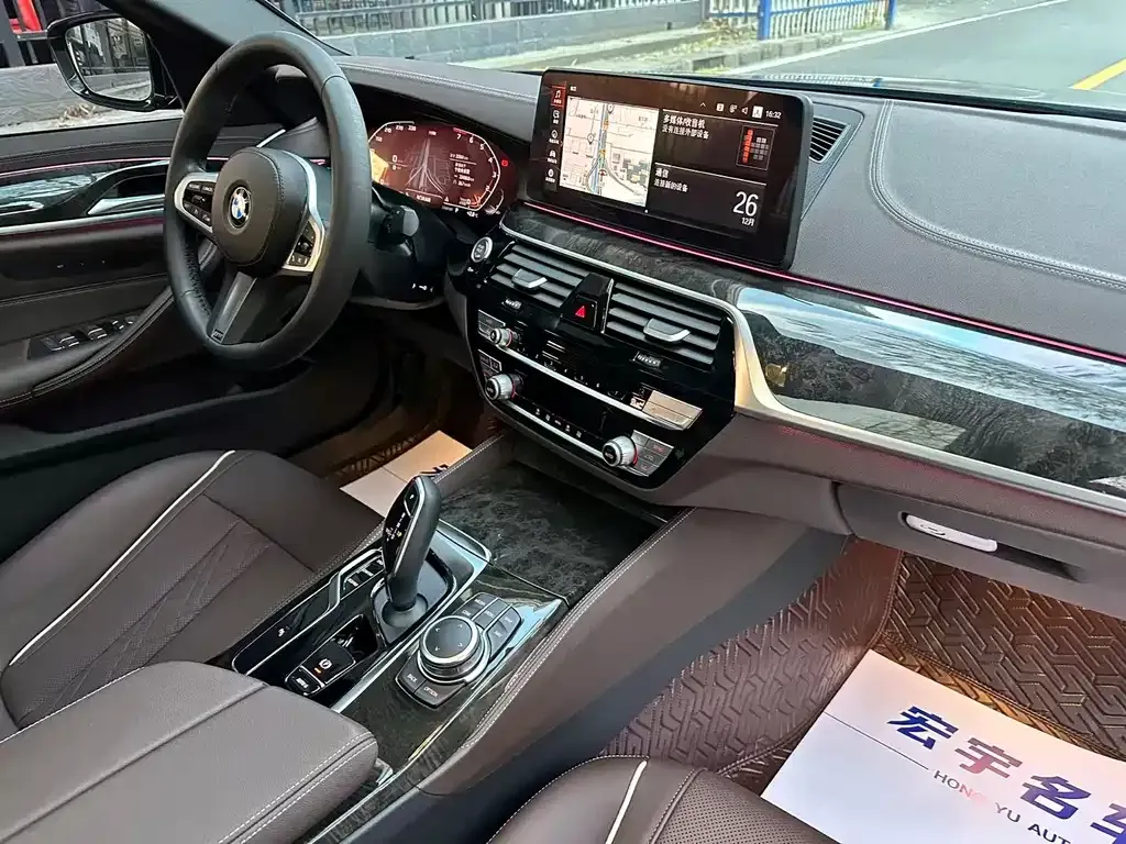 BMW 5 Series — фото 5