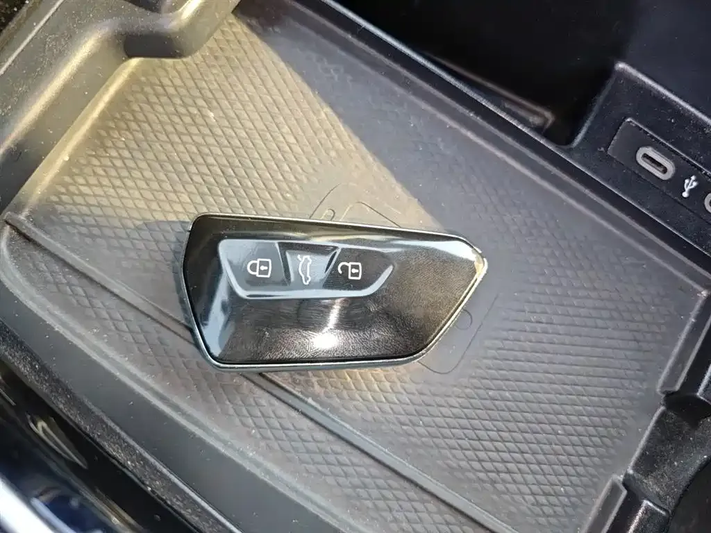 Volkswagen ID.6 Crozz — фото 9