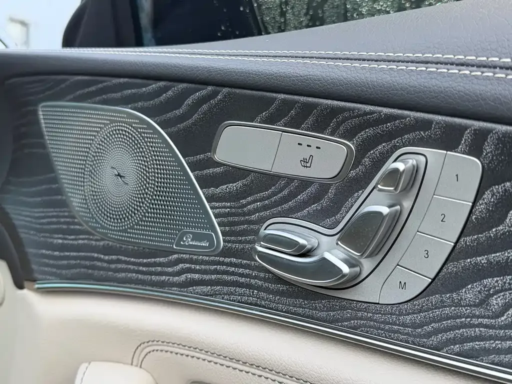 Mercedes-Benz CLS — фото 10