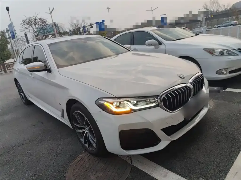 BMW 5 Series — фото 10