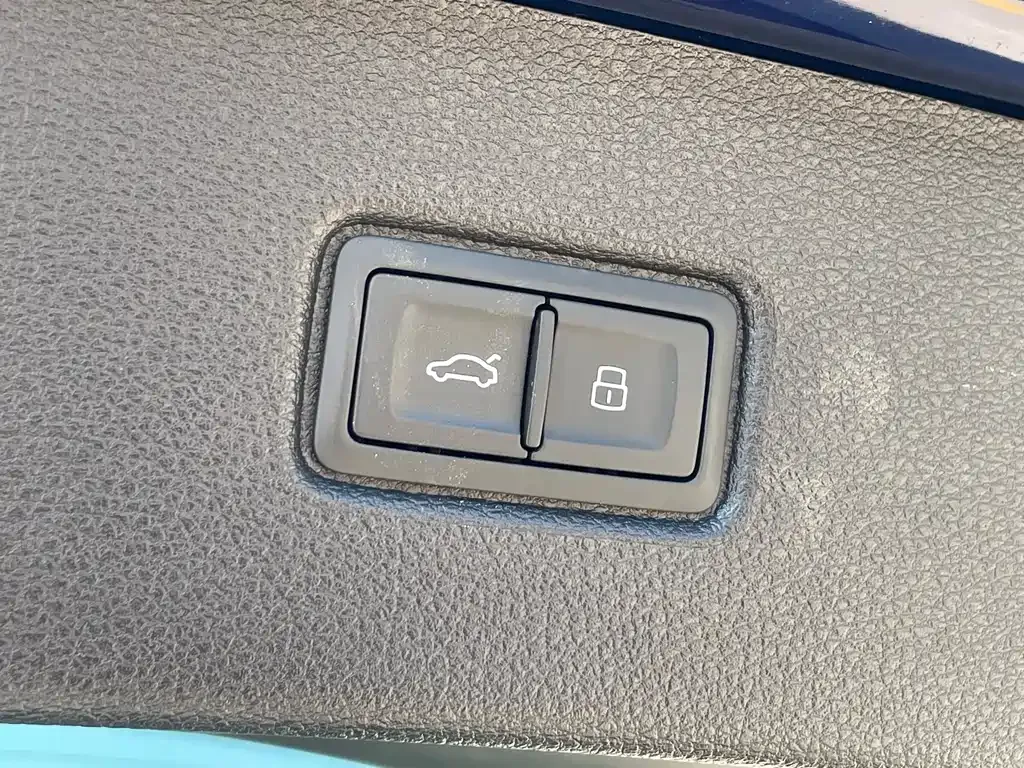 Audi Q7 — фото 10