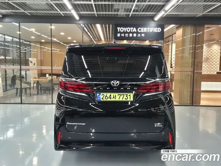 Toyota Alphard — фото 4