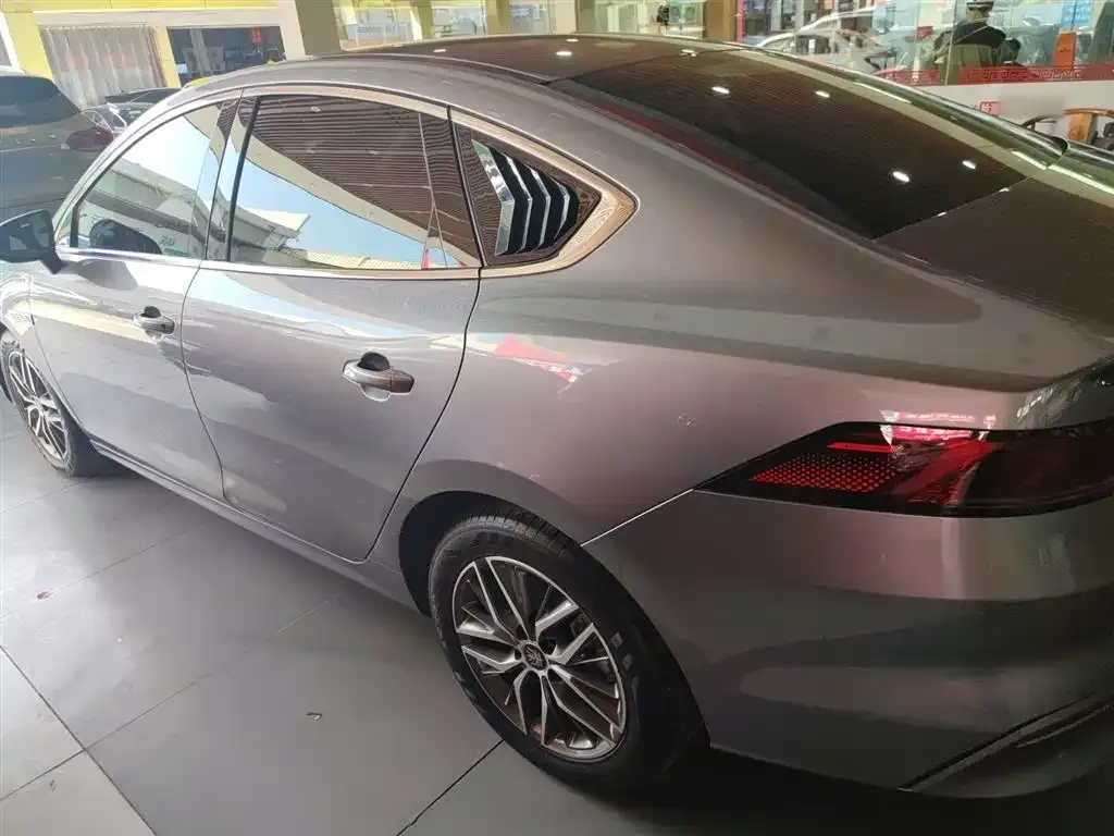 BYD Qin PLUS — фото 10